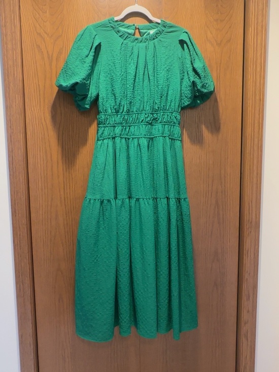 THML Dresses & Skirts - THML Bright Green Textured Tiered Midi Dress with Puff Sleeves